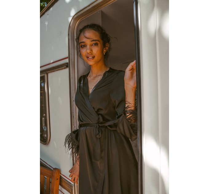 Feather black robe 